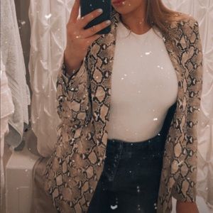 Meet your Posher, Cchristine